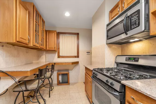 22228 Fairbury AVE, Queens Village, NY 11428