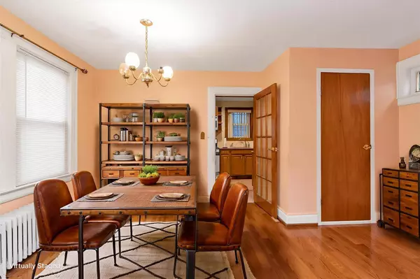 22228 Fairbury AVE, Queens Village, NY 11428