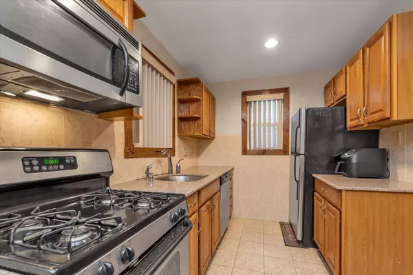 22228 Fairbury AVE, Queens Village, NY 11428