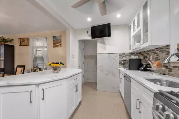 10022 Bellaire PL, Queens Village, NY 11429