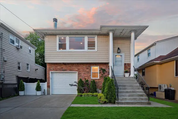 3379 Parkway DR, Baldwin Harbor, NY 11510