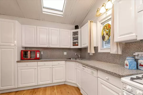 48 Carstairs RD, Valley Stream, NY 11581