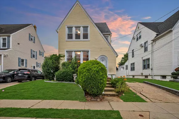 48 Carstairs RD, Valley Stream, NY 11581