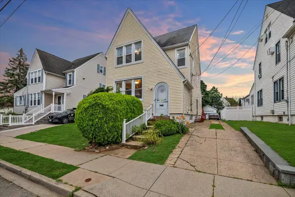 48 Carstairs RD, Valley Stream, NY 11581