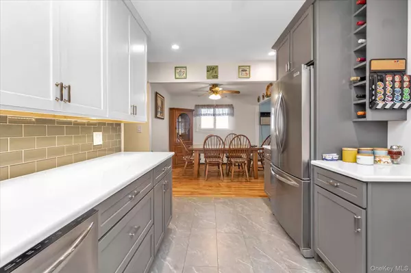 46 Forest AVE, Valley Stream, NY 11581