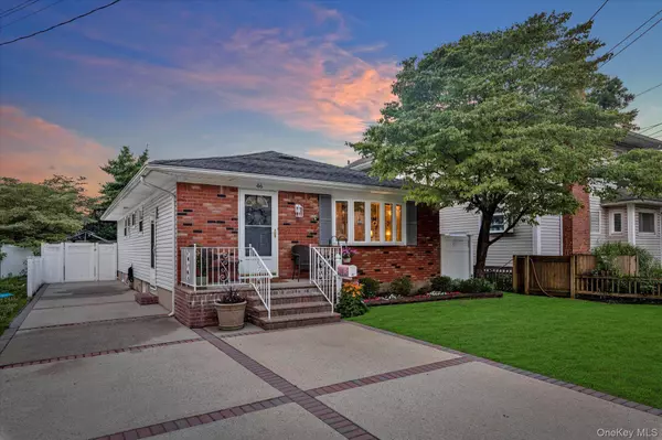 46 Forest AVE, Valley Stream, NY 11581