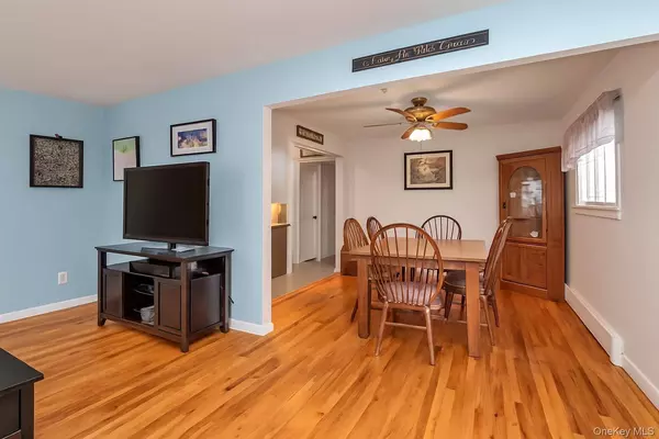 46 Forest AVE, Valley Stream, NY 11581