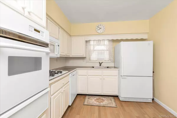 30 Gibson BLVD, Valley Stream, NY 11581