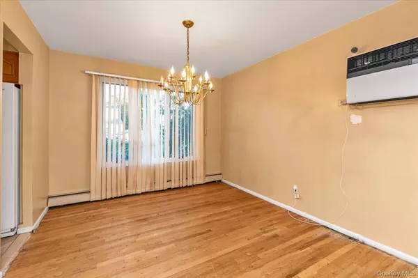 1827 Jefferson AVE, North Bellmore, NY 11710