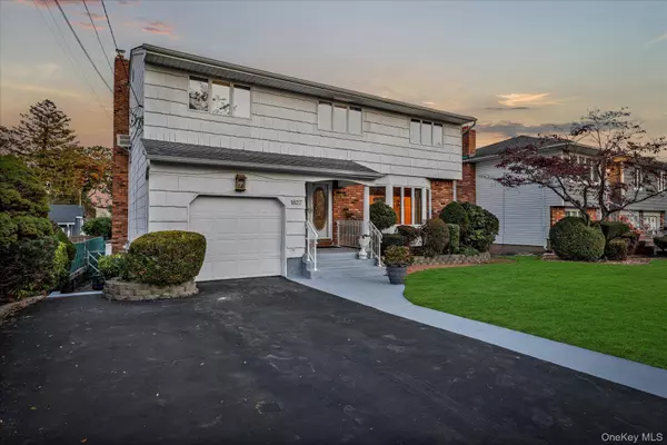 1827 Jefferson AVE, North Bellmore, NY 11710