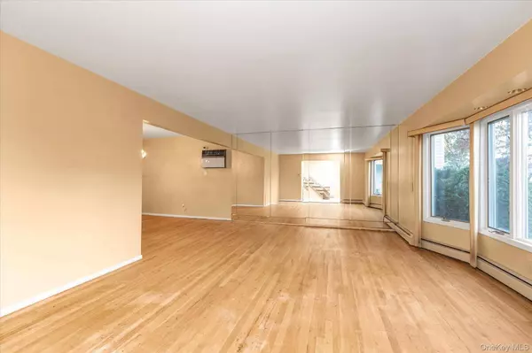 1827 Jefferson AVE, North Bellmore, NY 11710