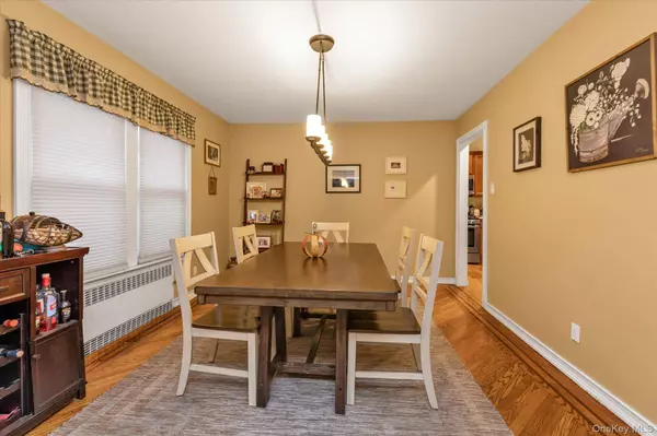 29 Orleans RD, Valley Stream, NY 11581