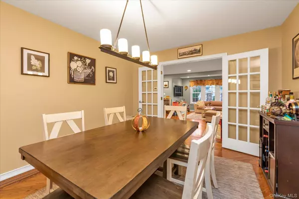 29 Orleans RD, Valley Stream, NY 11581