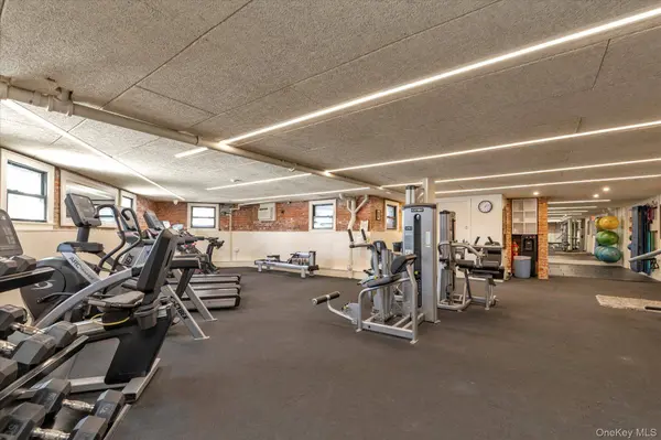 12 Hempstead AVE #1K, Rockville Centre, NY 11570