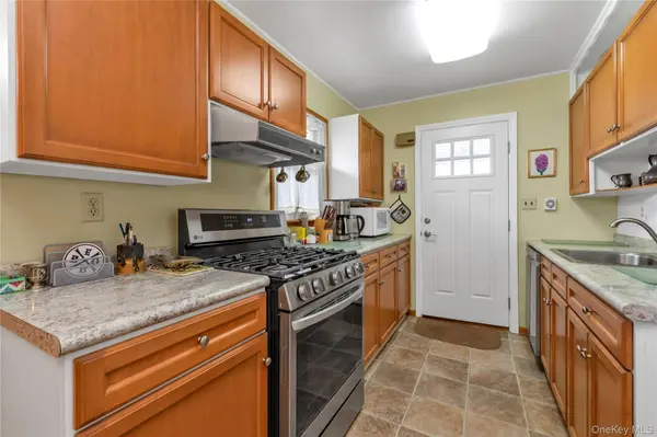 133 Judith LN, Valley Stream, NY 11580