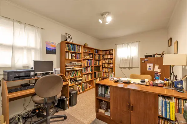 133 Judith LN, Valley Stream, NY 11580