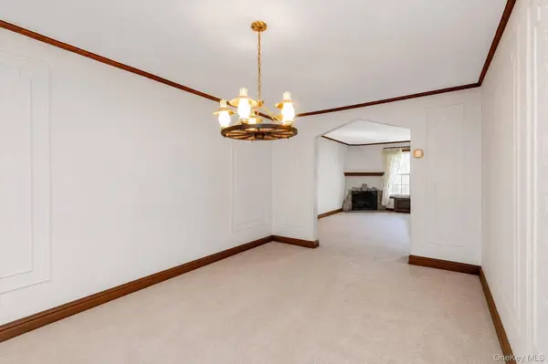 67 Dartmouth ST, Valley Stream, NY 11581