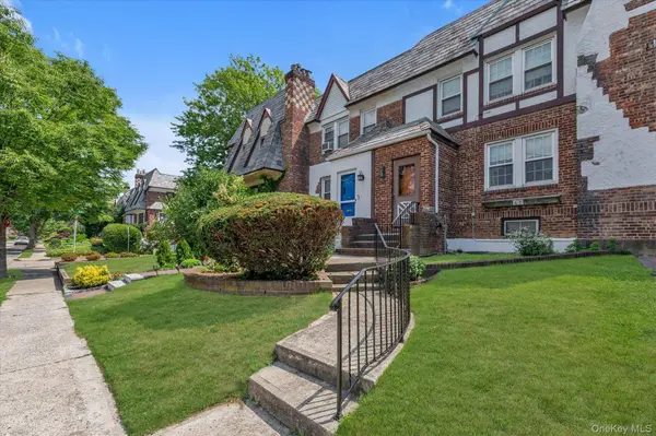 67 Dartmouth ST, Valley Stream, NY 11581