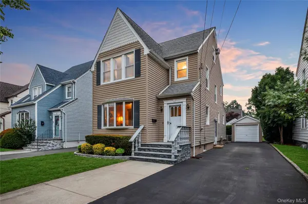 29 Jackson RD, Valley Stream, NY 11581