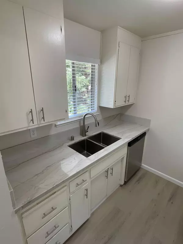 5055 Rhode Island DR #4, Sacramento, CA 95841