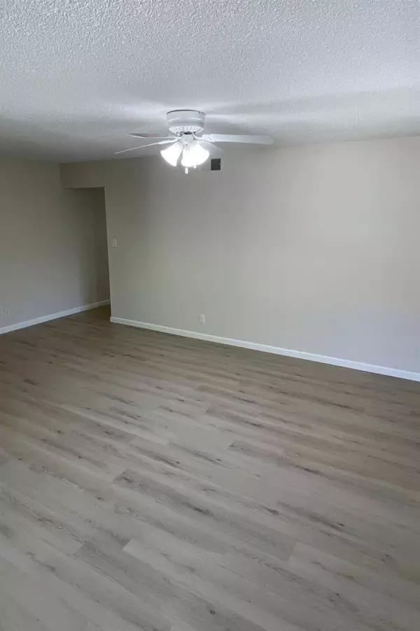 5055 Rhode Island DR #4, Sacramento, CA 95841