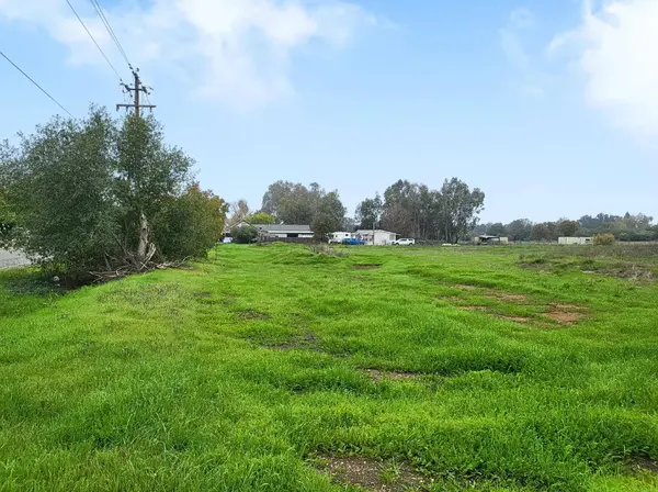 1327 12th ST, Oroville, CA 95965