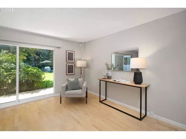 2393 SW PARK PL #106, Portland, OR 97205