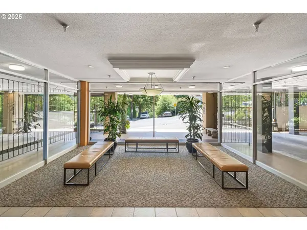 2393 SW PARK PL #106, Portland, OR 97205