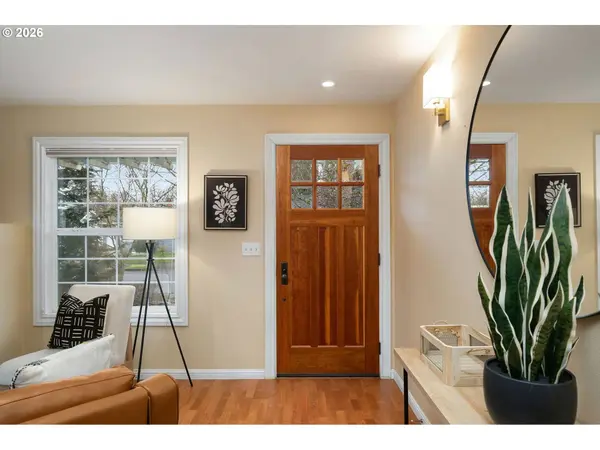 8011 N FOSS AVE, Portland, OR 97203