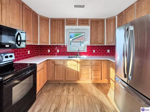 1041 W Crocus Drive, Radcliff, KY 40160