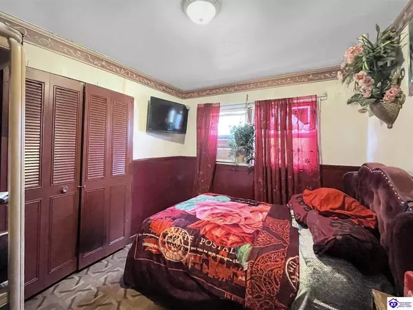 4343 Pruitt Court, Louisville, KY 40218