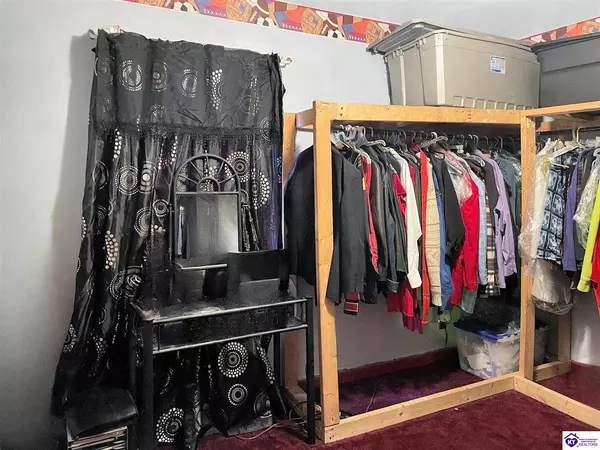 4343 Pruitt Court, Louisville, KY 40218