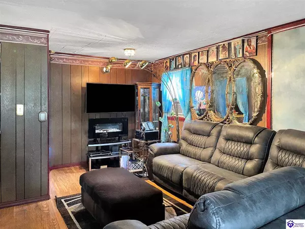 4343 Pruitt Court, Louisville, KY 40218