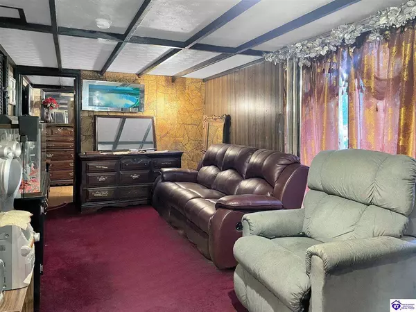 4343 Pruitt Court, Louisville, KY 40218