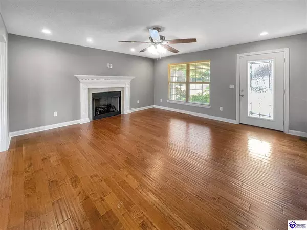 101 Reba Court, Radcliff, KY 40160