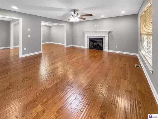 101 Reba Court, Radcliff, KY 40160