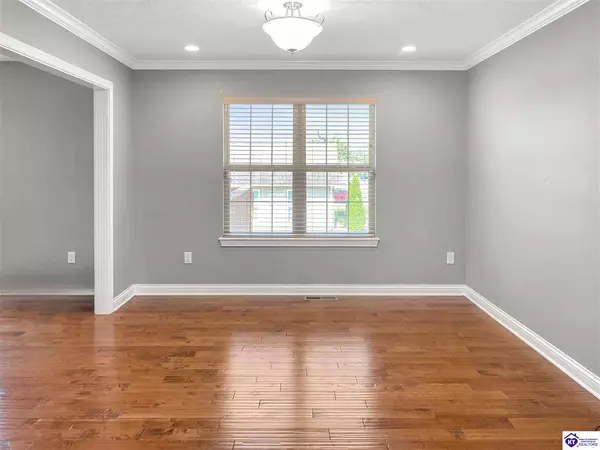 101 Reba Court, Radcliff, KY 40160