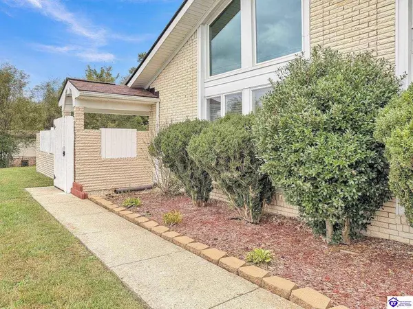 749 Shelby Avenue, Radcliff, KY 40160