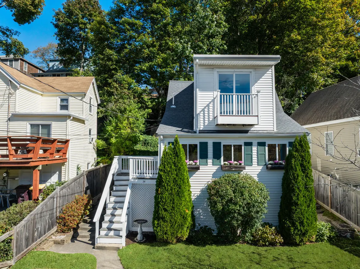 34 Paomet Rd, North Weymouth, MA 02191-1608