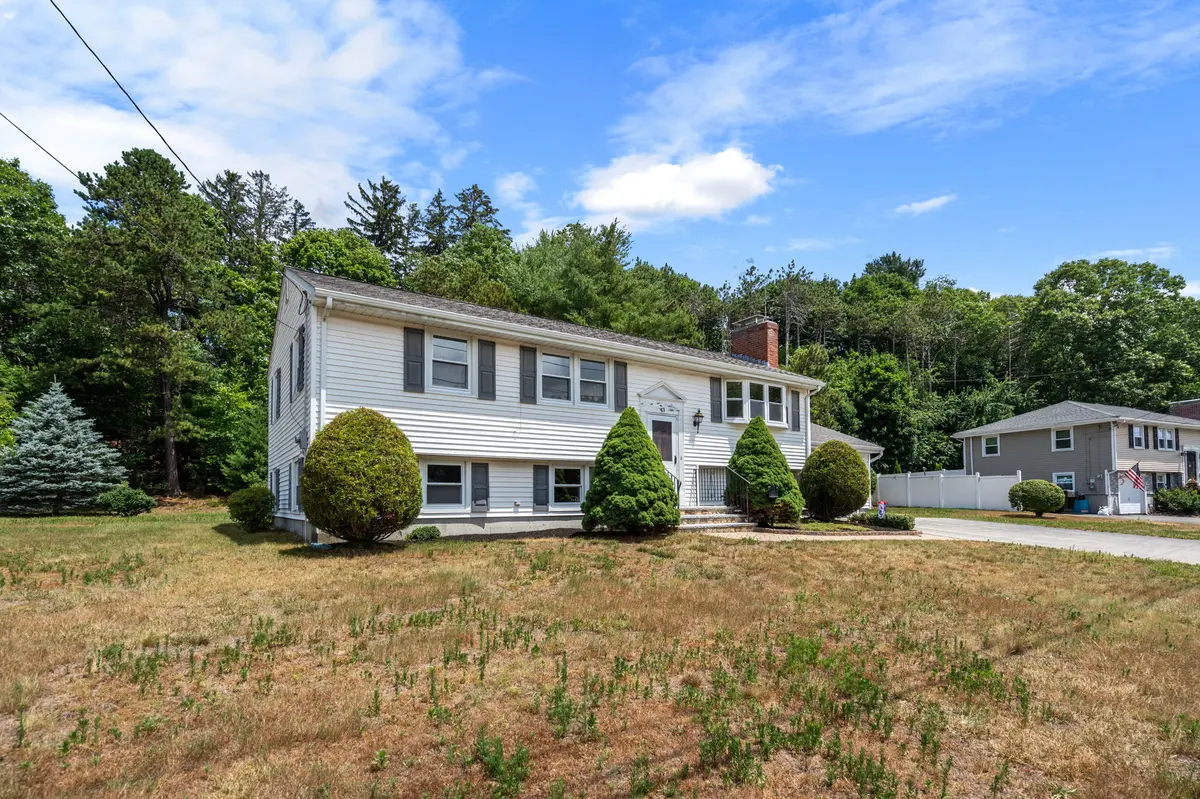 43 Bradford Rd, Weymouth, MA 02190-2901
