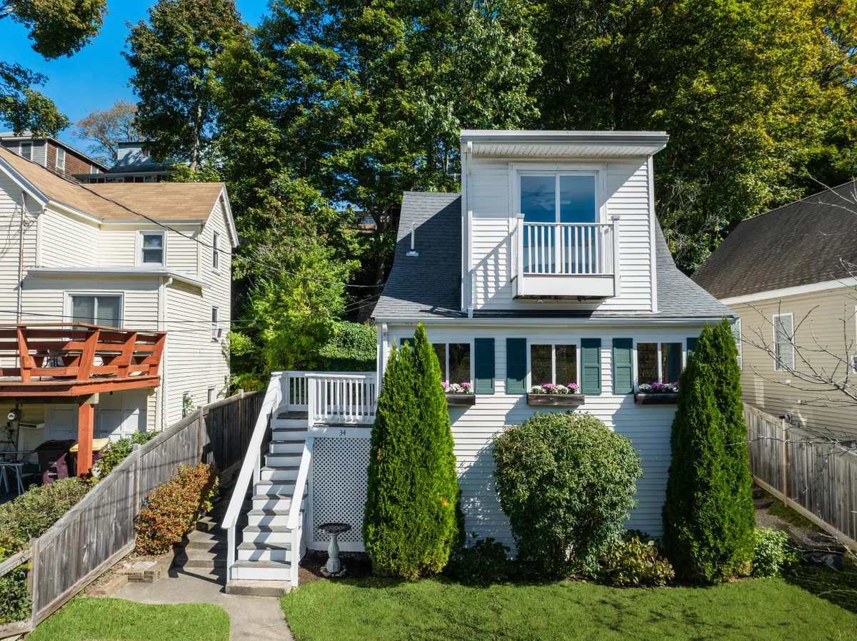 34 Paomet Rd, North Weymouth, MA 02191-1608