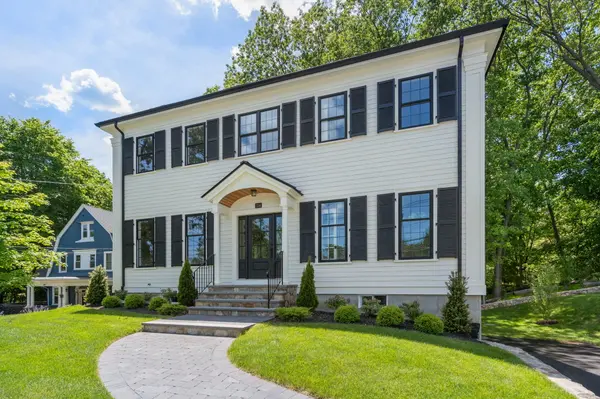 314 Lexington St, Waltham, MA 02452-4614