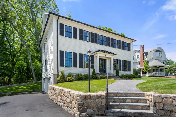 320 Lexington St, Waltham, MA 02452-4614