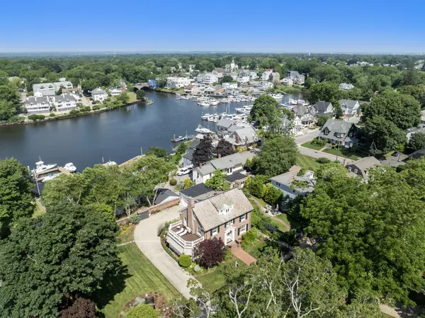 Cranston, RI 02905-3615,25 Seaview Ave