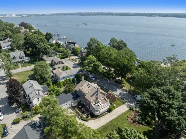25 Seaview Ave, Cranston, RI 02905-3615