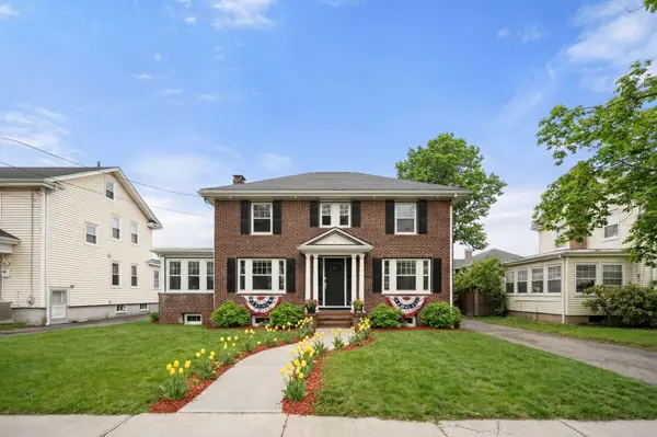 228 Atlantic St, Quincy, MA 02171-1649