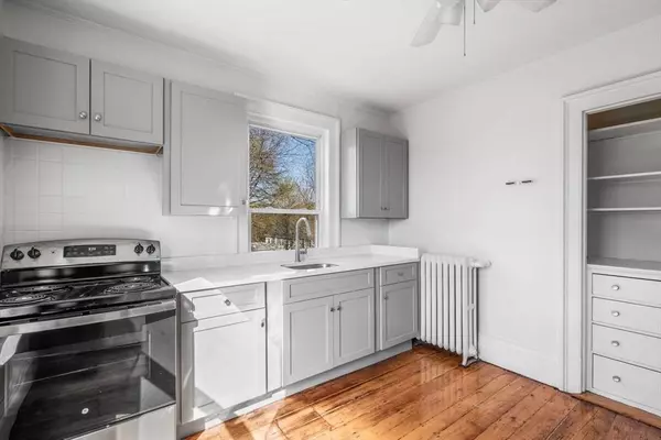 391 Elm St, Braintree, MA 02184