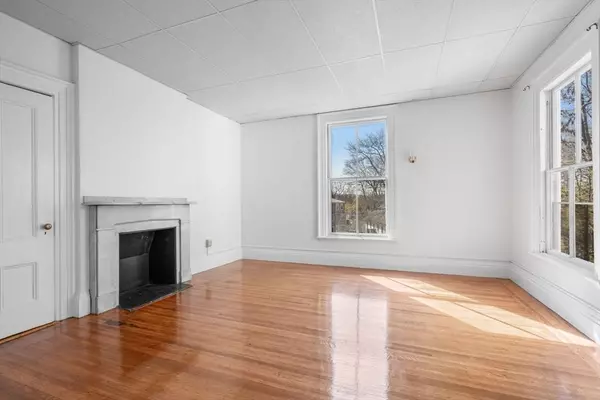 391 Elm St, Braintree, MA 02184