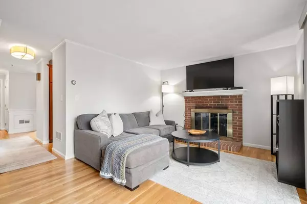 1067 Belmont St #C, Watertown, MA 02472