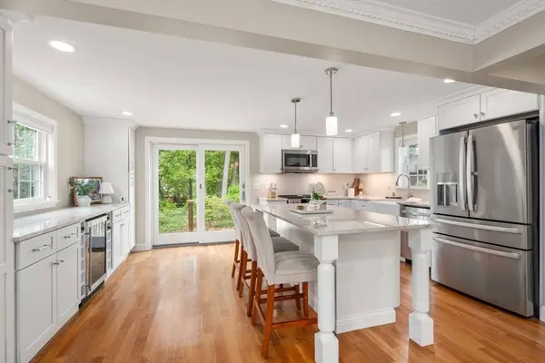 83 Shawmut St, Quincy, MA 02169